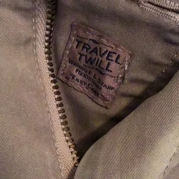 Bills khaki classic fit size 34 in excellent condition
